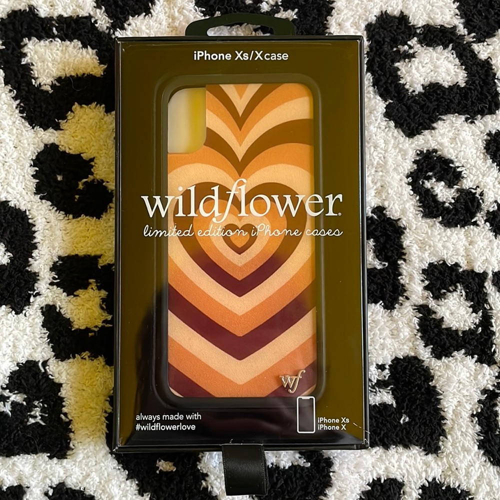 BNWT Wildflower Cases iPhone Xs/X Brown Heart Phone Case